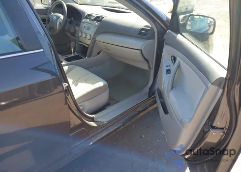 2007 Toyota Camry Le z USA, uszkodzony, nr VIN 4T1BE46K27U124974